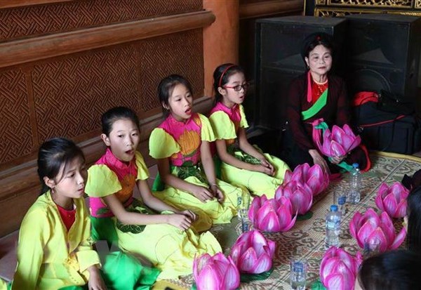 Bắc Ninh thực hiện chính sách tôn vinh, đãi ngộ nghệ nhân Quan họ - Anh 1
