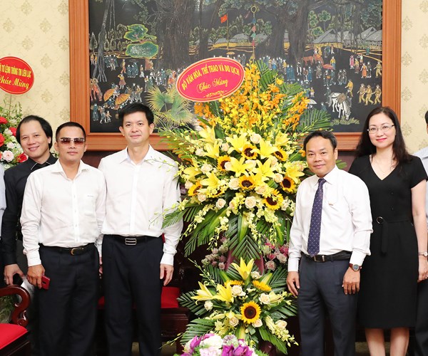 Thứ trưởng Lê Quang Tùng chúc mừng các cơ quan báo chí nhân Ngày Báo chí cách mạng Việt Nam - Anh 1