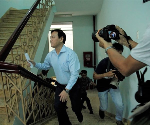 Sáng nay toà xử kín vụ Nguyễn Hữu Linh nghi dâm ô bé gái trong thang máy - Anh 1