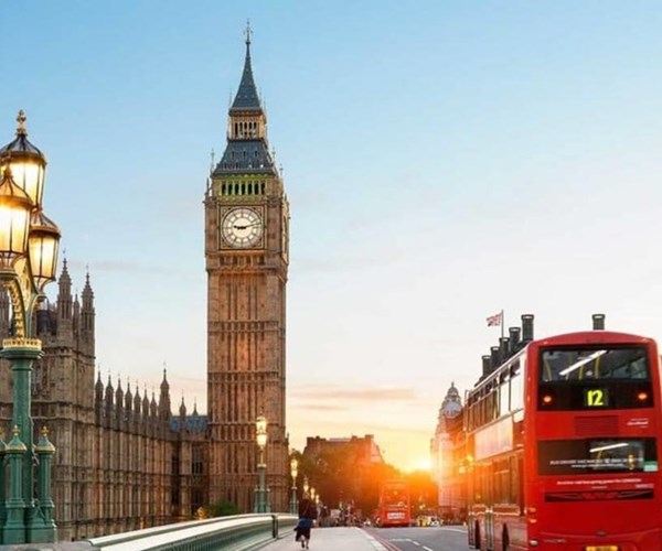 Tháp đồng hồ Big Ben nổi tiếng của Anh đón sinh nhật lặng lẽ - Anh 1