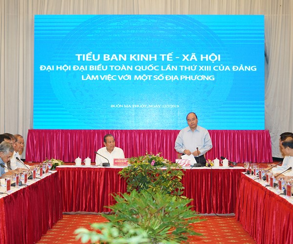 Thủ tướng chủ trì họp Tiểu ban KTXH với các địa phương miền Trung, Tây Nguyên - Anh 1
