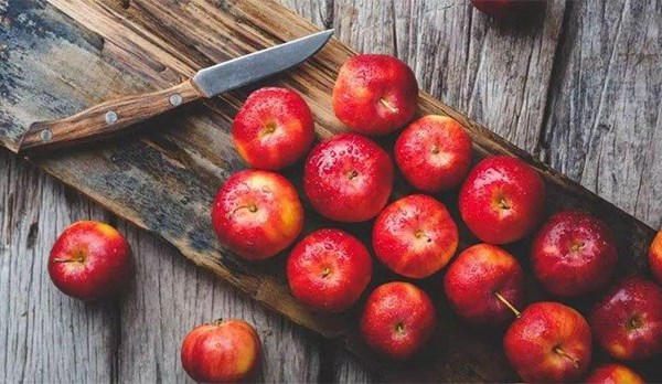 Mỗi quả táo chứa tới 100 triệu vi khuẩn có lợi đối với sức khỏe - Anh 1
