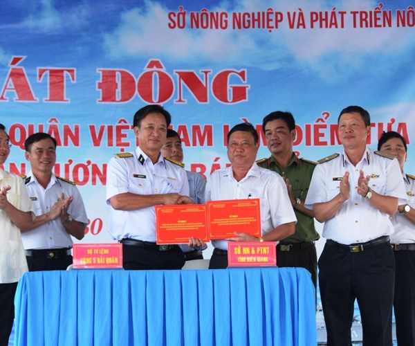 Kiên Giang: Hải quân Việt Nam làm điểm tựa cho ngư dân vươn khơi, bám biển - Anh 1