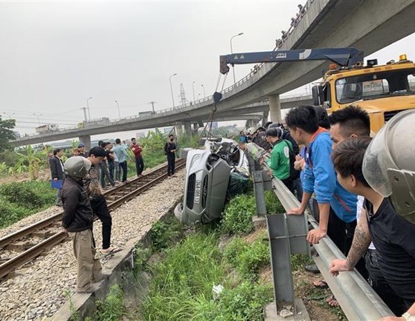 Yên Bái: Một người đàn ông bị tàu hỏa đâm chết khi đi qua đường sắt - Anh 1