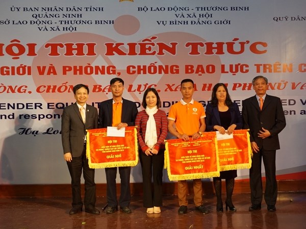 Tuyên truyền về bình đẳng giới và phòng, chống BLGĐ ở Quảng Ninh - Anh 2
