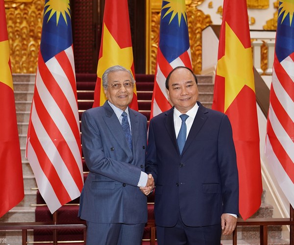 Thủ tướng Nguyễn Xuân Phúc đón, hội đàm với Thủ tướng Malaysia - Anh 2