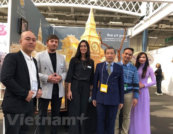 Hàng thủ công mỹ nghệ Việt Nam gây chú ý tại hội chợ quốc tế London - Anh 1