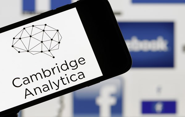 Facebook đối mặt với điều tra về bảo mật thông tin - Anh 1