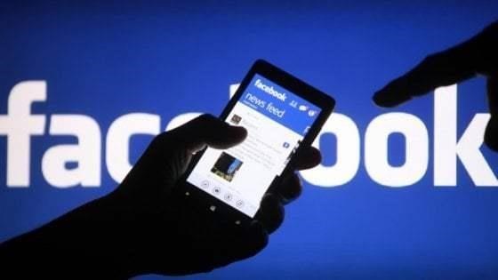 Facebook 'khai tử' nhiều tài khoản theo chủ nghĩa phátxít mới - Anh 1