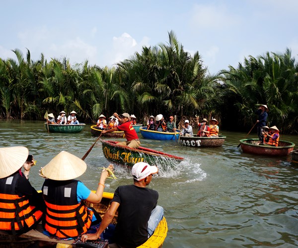 Việt Nam đang trải qua giai đoạn bùng nổ về phát triển du lịch - Anh 3