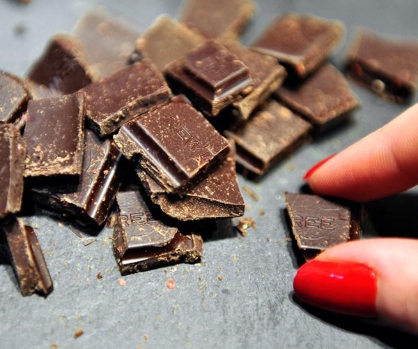 Chocolate có thực sự khiến bạn bị tăng cân như tin đồn? - Anh 1