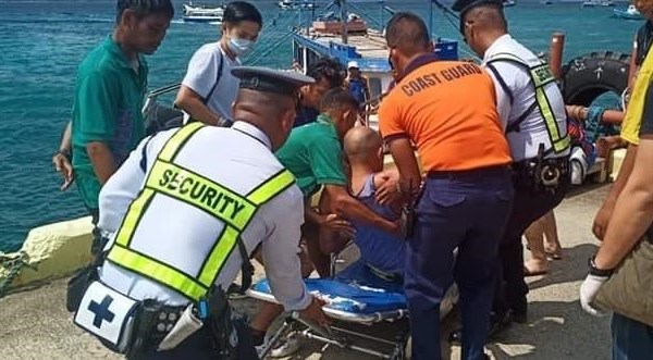 Chìm thuyền rồng tại miền Trung Philippines, 7 người bị đuối nước - Anh 1