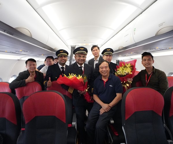 Tàu bay A321neo ACF 240 ghế đầu tiên trên thế giới xuất hiện nổi bật tại sân bay Tân Sơn Nhất - Anh 4