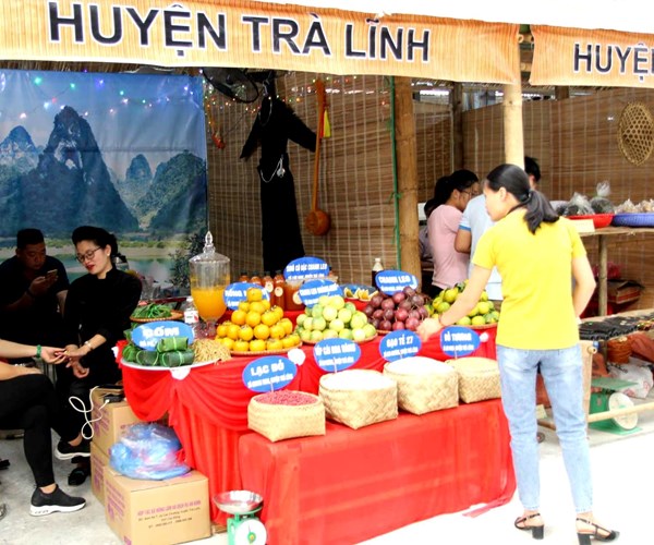 Phố đi bộ Kim Đồng và chợ ẩm thực- điểm nhấn mới của du lịch Cao Bằng - Anh 5