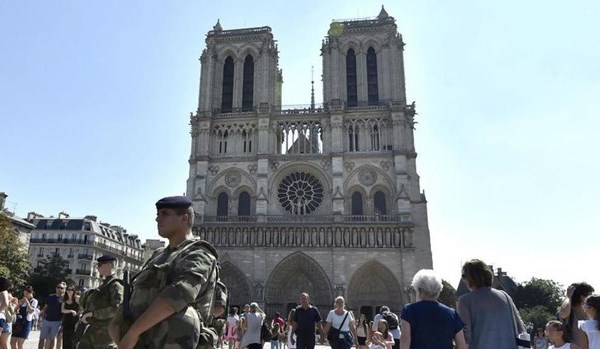 Pháp kết án 5 phụ nữ vì âm mưu tấn công Nhà thờ Đức Bà - Anh 1