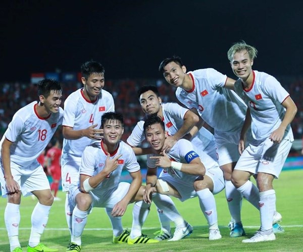 Việt Nam nâng cao thứ hạng trên bảng xếp hạng FIFA - Anh 1