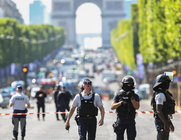 Cảnh sát Pháp bắt giữ đối tượng dọa phá hủy một bảo tàng - Anh 1
