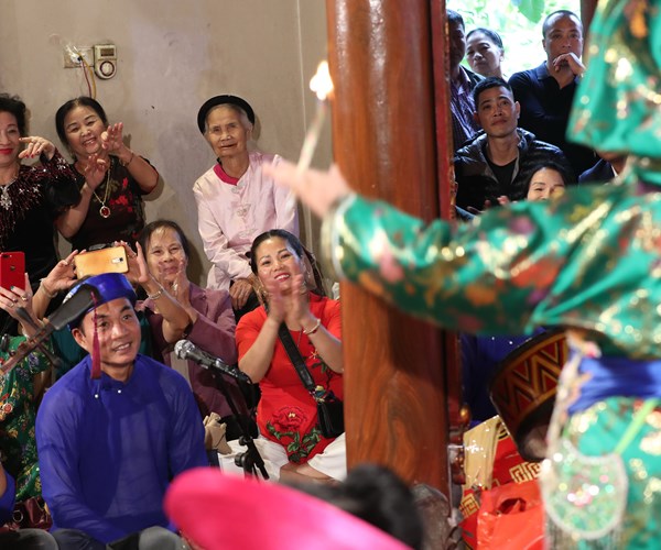 Giao lưu thực hành tín ngưỡng thờ Mẫu Tam phủ của người Việt - Anh 1
