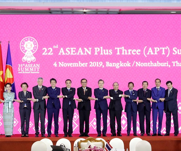 Thủ tướng: ASEAN+3 cần hợp tác duy trì và thúc đẩy tự do hóa thương mại - Anh 1