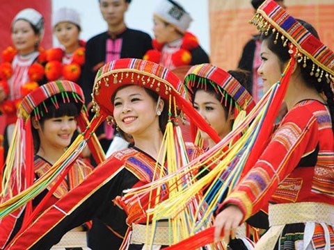 Lào Cai: Gắn bảo tồn bản sắc văn hóa dân tộc với xây dựng nông thôn mới - Anh 1