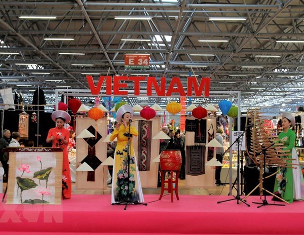 Văn hóa Việt Nam thu hút khách tham quan tại Italia - Anh 1