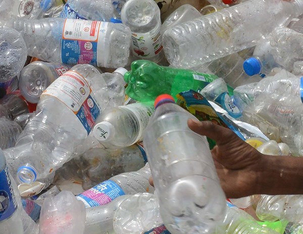 Australia phát triển công nghệ mới tái chế các loại rác thải nhựa - Anh 1