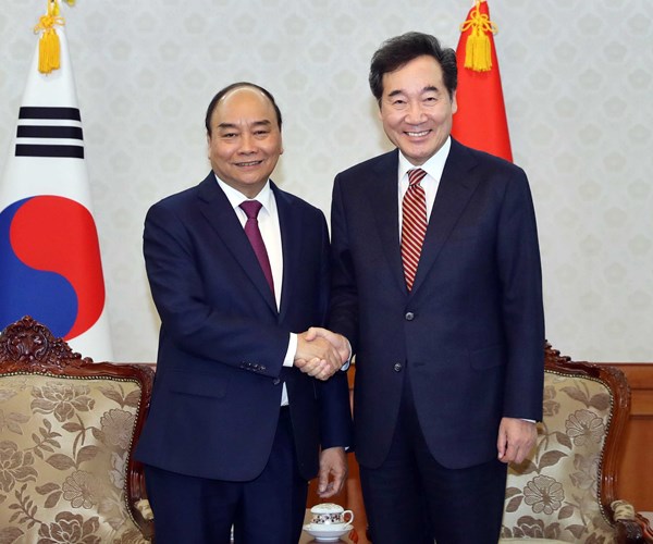 Thủ tướng Nguyễn Xuân Phúc hội kiến Thủ tướng Hàn Quốc - Anh 1