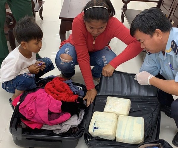 Hải quan Tây Ninh thu giữ gần 5kg ma túy vận chuyển qua biên giới - Anh 1