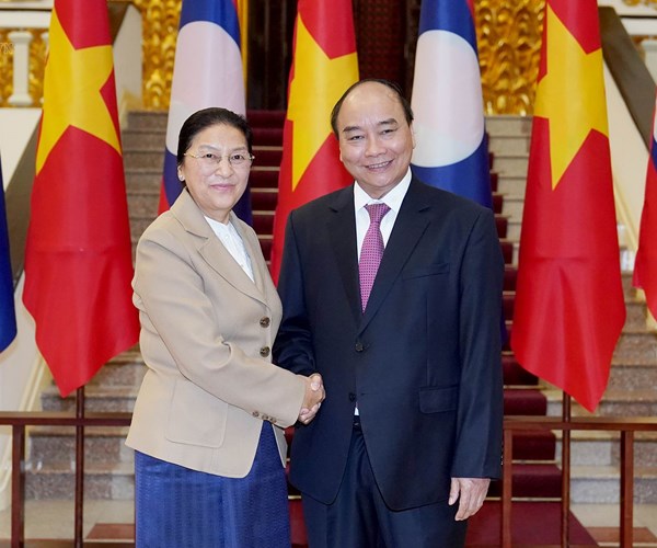 Thủ tướng tiếp Chủ tịch Quốc hội Lào - Anh 1
