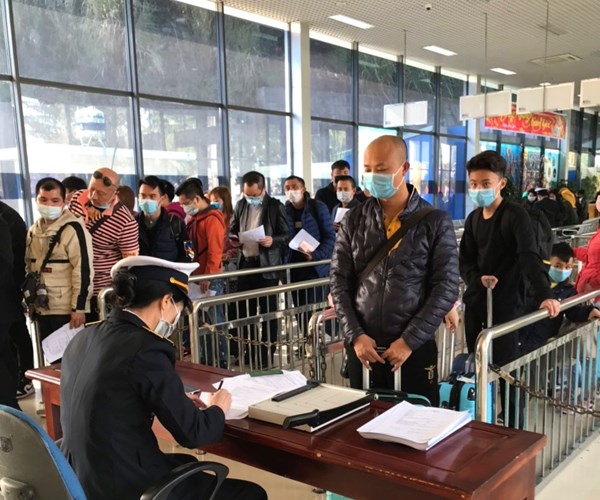 Tạm thời không cấp thị thực du lịch cho khách Trung Quốc đến từ vùng có dịch bệnh - Anh 1