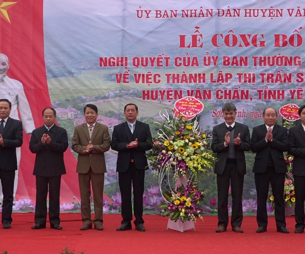 Yên Bái: Công bố quyết định UBTV Quốc hội thành lập thị trấn Sơn Thịnh - Anh 1