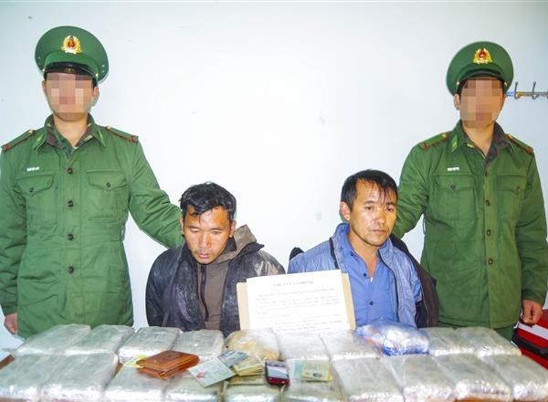 Điện Biên bắt 2 đối tượng vận chuyển 120.000 viên ma túy tổng hợp - Anh 1