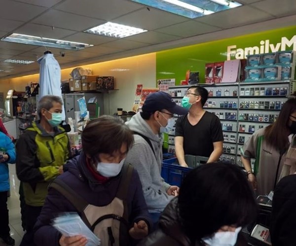 Giữa 'bão' corona, Đài Loan (Trung Quốc) lao đao với cúm H1N1 - Anh 1