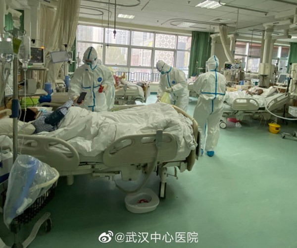 Một phụ nữ Trung Quốc nhiễm virus corona sinh con khỏe mạnh - Anh 1