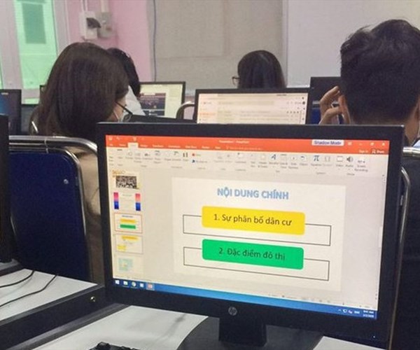 Trường học ở Hà Nội tổ chức dạy - học online để tránh virus corona - Anh 3
