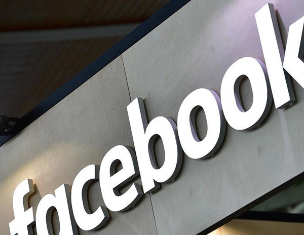 Các tài khoản mạng xã hội của Facebook bị tin tặc tấn công - Anh 1