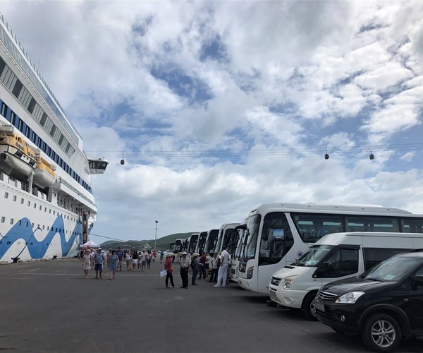 Quảng Ninh từ chối đón đoàn khách tàu biển 100% khách châu Âu - Anh 1