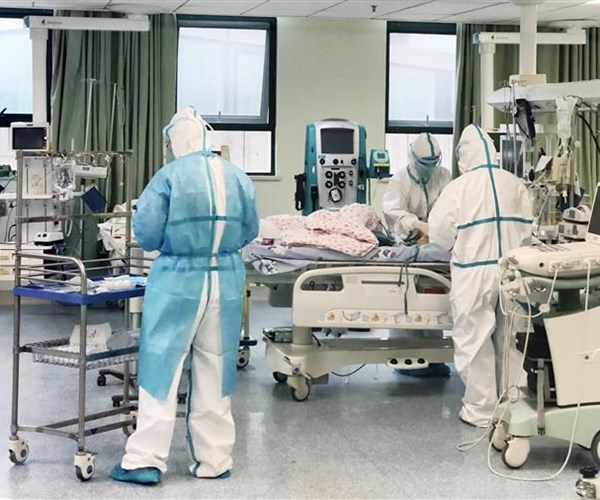 Hơn 8.000 bệnh nhân Covid-19 được xuất viện tại Trung Quốc - Anh 1