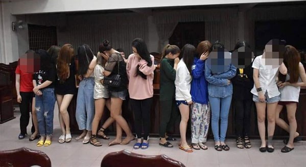 Quảng Trị: Đột kích quán karaoke, phát hiện 30 người dương tính với ma túy - Anh 1