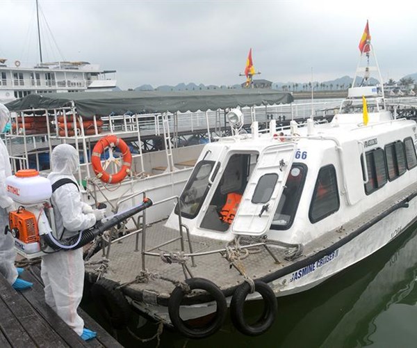 Quảng Ninh: Khoanh vùng, phong tỏa nhiều khách sạn, tàu du lịch để phòng, chống Covid-19 - Anh 1