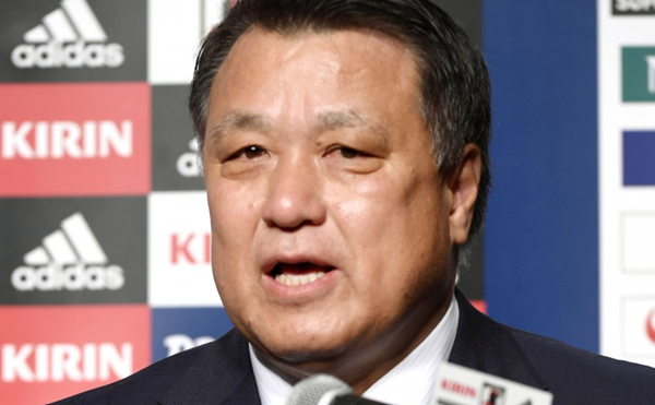 Chủ tịch Liên đoàn Bóng đá Nhật Bản dương tính với Covid-19 - Anh 1