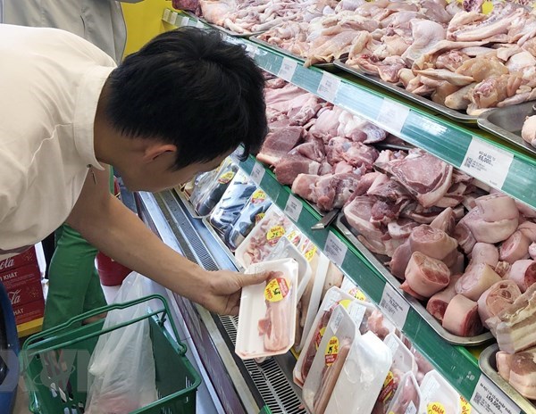 Tập trung bình ổn giá thịt lợn trong nước trước sức ép hàng nhập khẩu - Anh 2