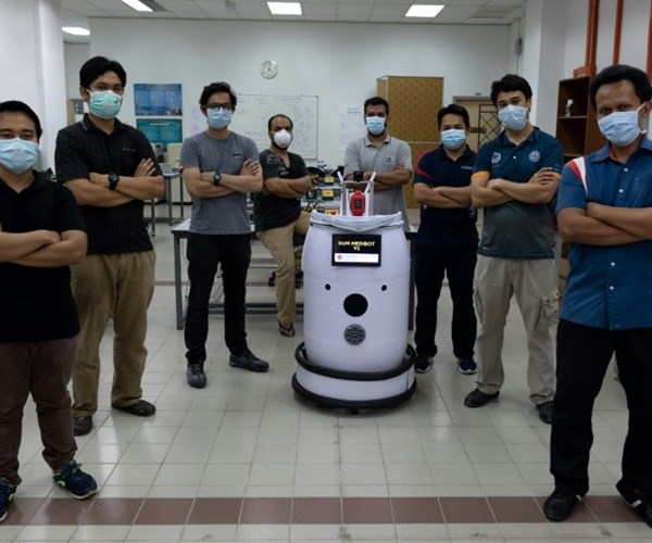 Robot Medibot hỗ trợ cuộc chiến chống Covid-19 tại Malaysia - Anh 1