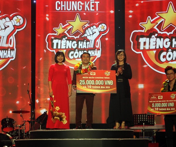 Hà Thanh Tùng đoạt giải Nhất Tiếng hát công nhân - Anh 1