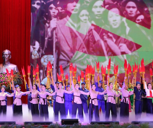 Lễ Kỷ niệm 130 năm Ngày sinh Chủ tịch Hồ Chí Minh - Anh 5