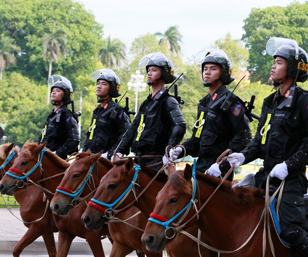 Cảnh sát cơ động Kỵ binh diễu hành, báo cáo kết quả trước đại biểu Quốc hội - Anh 11