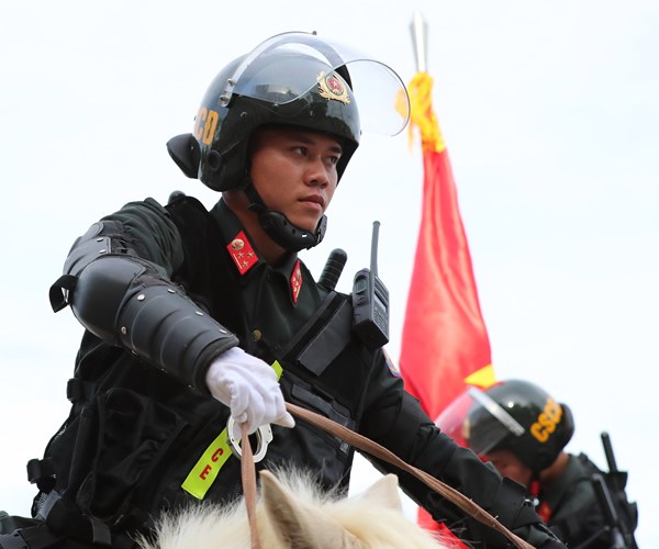 Cảnh sát cơ động Kỵ binh diễu hành, báo cáo kết quả trước đại biểu Quốc hội - Anh 7