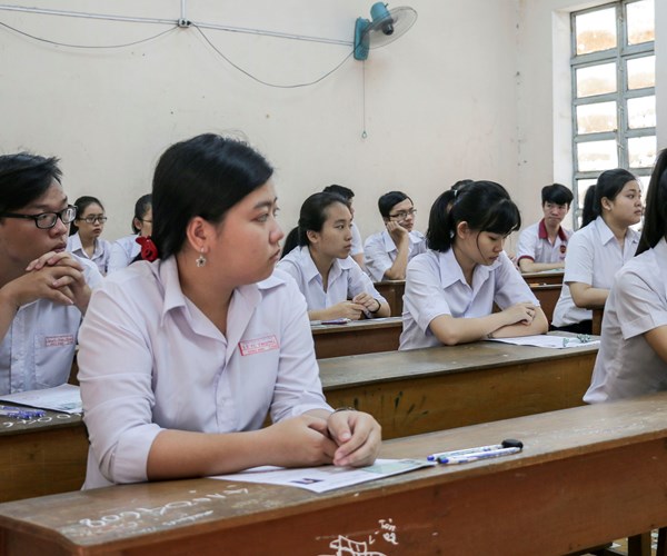 Khánh Hòa: Tổ chức thi lại học kỳ lớp 12 do nghi vấn lộ đề - Anh 1