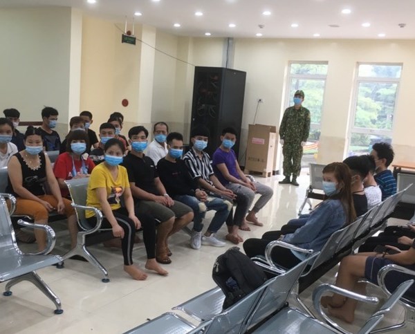 27 người nhập cảnh trái phép trong đêm tại Lạng Sơn - Anh 1