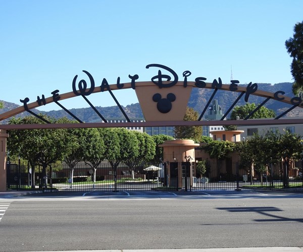 Walt Disney tổn thất gần 5 tỷ USD do đại dịch Covid-19 - Anh 1